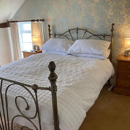 Bryntirion Farmhouse Rooms Llanfair Caereinion Zewnętrze zdjęcie