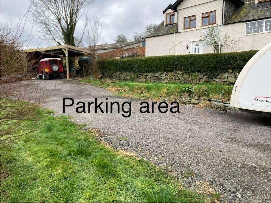 Bryntirion Farmhouse Rooms Llanfair Caereinion Zewnętrze zdjęcie